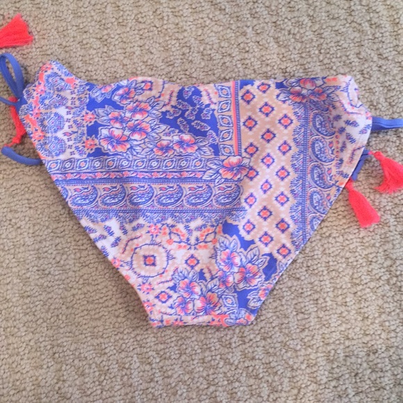 Target Bikini - Picture 3 of 5